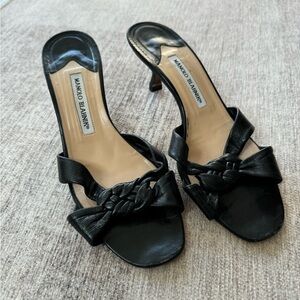 Manolo Blahnik leather kitten heels size 40